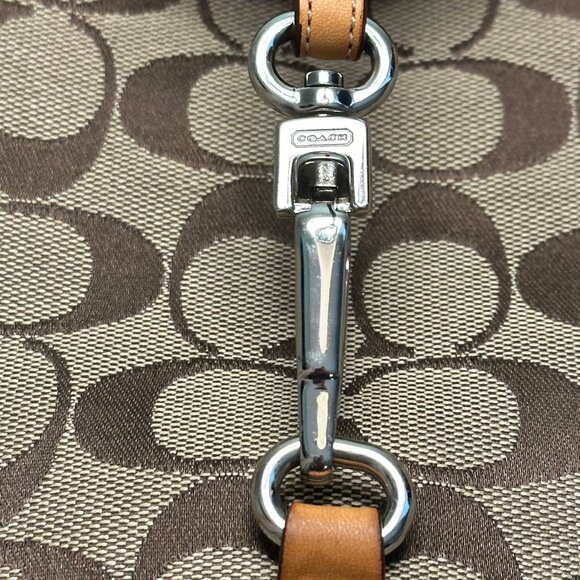 SOLD - Coach Vintage Hamptons Signature Clip Hobo Khaki Jacquard Leather 6091 - Picture 5 of 15